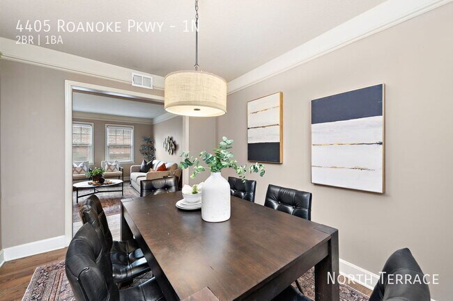 Photo - 4405 Roanoke Pkwy Unidad 1N