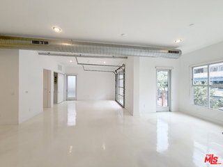 Photo - 212 Marine St