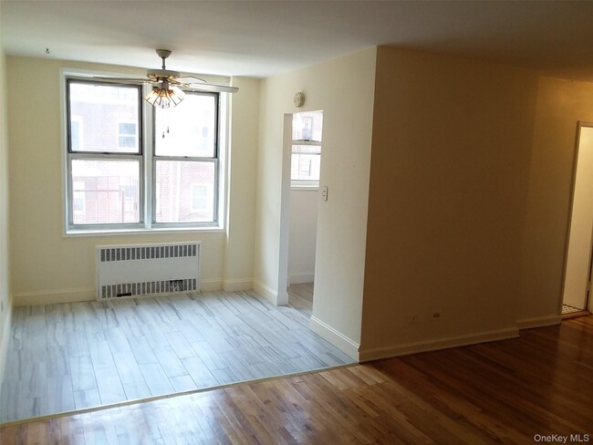 Photo - 67-30 Clyde St Unit 3P