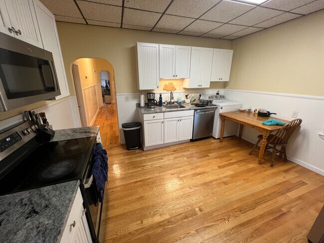 Photo - 29 Cameron Ave Unidad 1