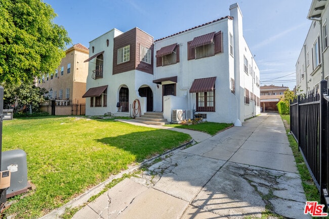 Photo - 162 S Berendo St