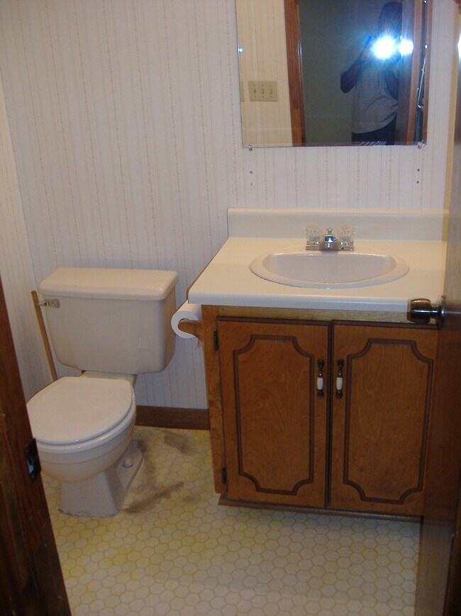 Photo - 619 Johns Creek Rd