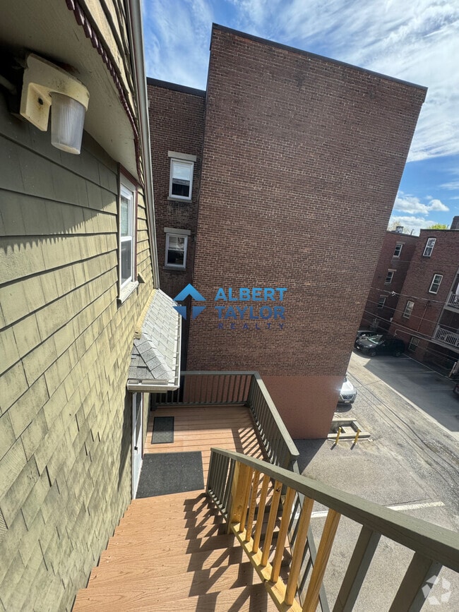 Building Photo - 18 Orkney Rd Unit 3 Rental