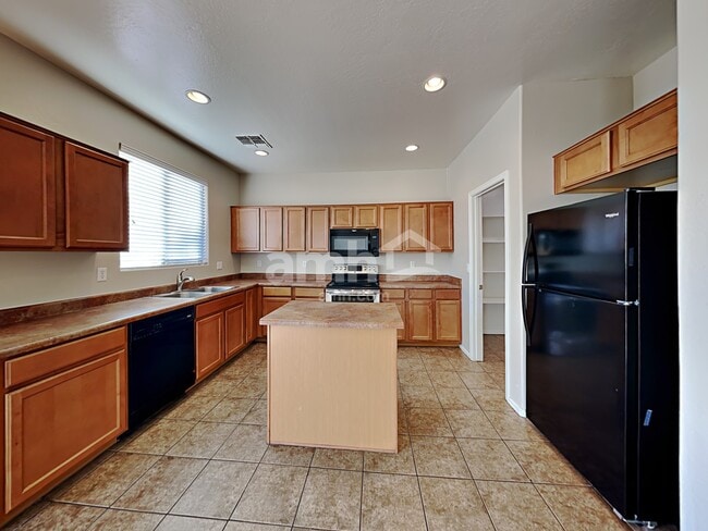 Photo - 6911 W Irwin Ave