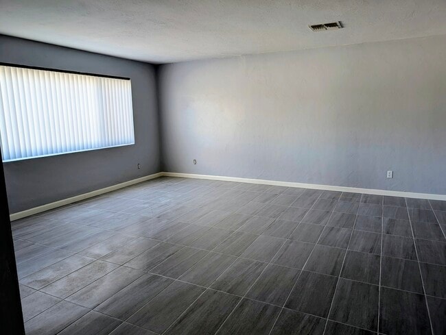 Photo - 2432 E Eastland St