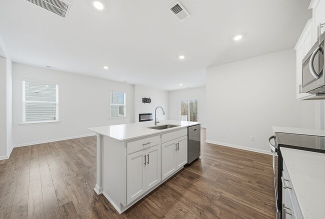 Photo - Spacious 5-Bedroom Home for Rent in The Falls – Modern, Comfortable, and Move-In Ready