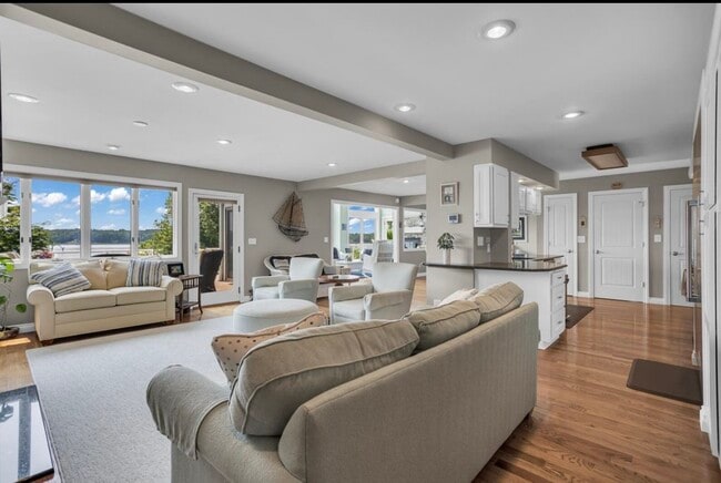 Photo - 325 Highland Dr