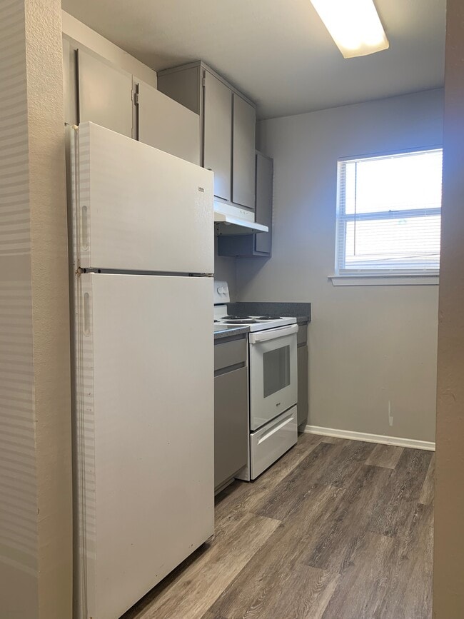 Photo - Pearlwood Apartments