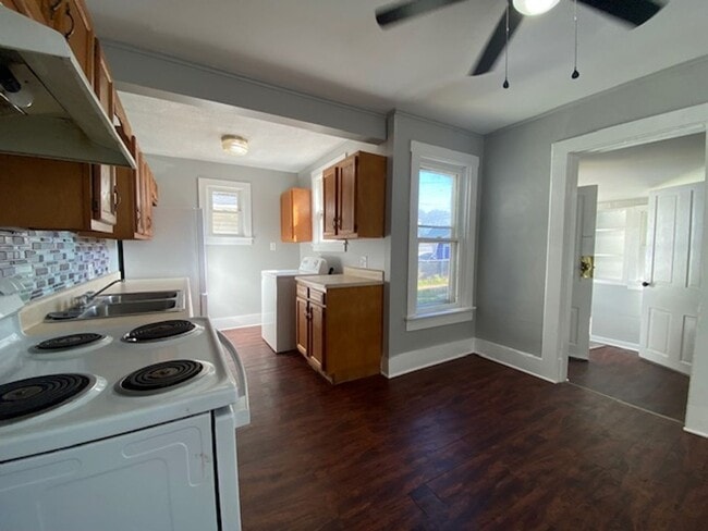 Photo - 1-198 1/2 E High St Unit 198 1/2