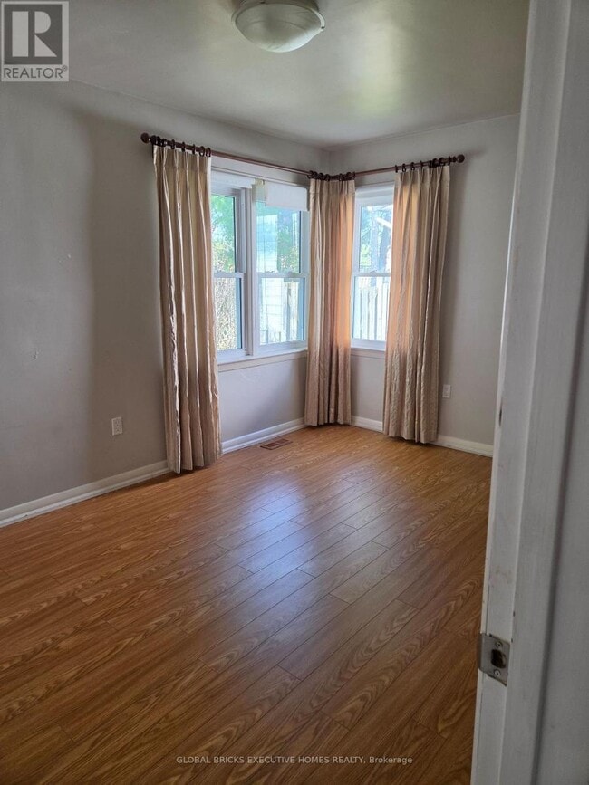 Photo - 522 Woodlawn Rd
