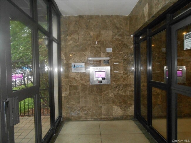 131-11 Kew Gardens Rd Unit 1O