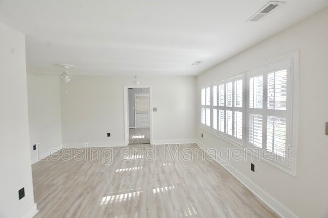 Photo - 2 Rosedale Dr