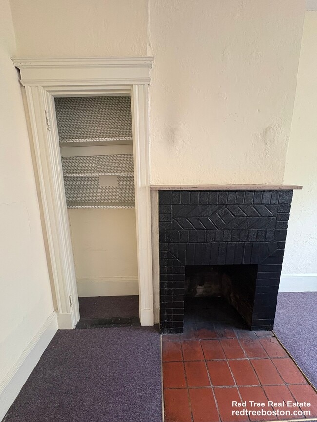24 Phillips St Unit 4