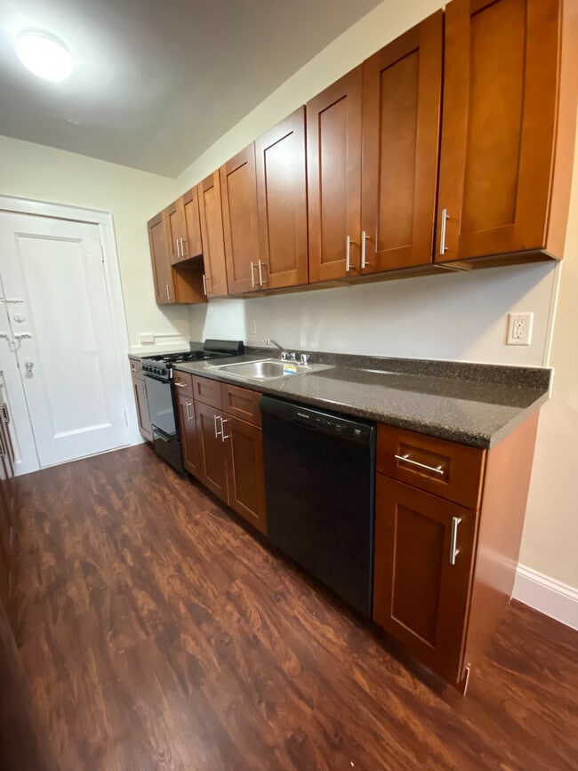 Photo - 2001 Commonwealth Ave Unit 1