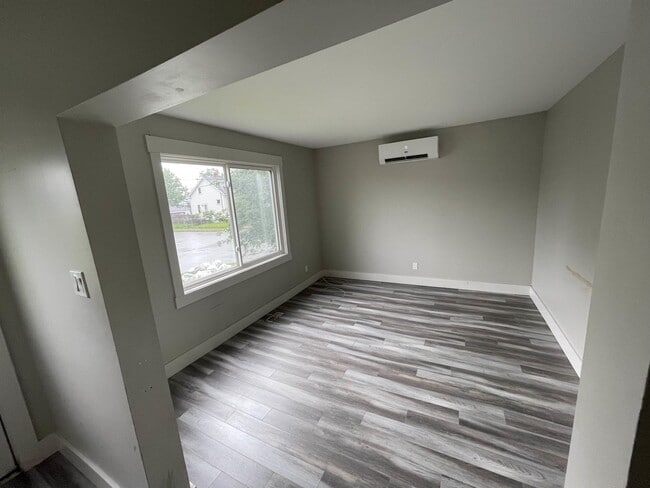 Photo - 58 derbyUnit 2 Unité b