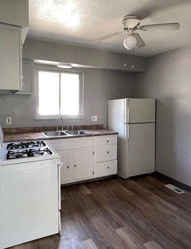 Photo - 601-605 Abbe Rd