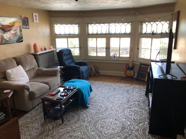 Building Photo - 505 S 4th St Unit 3