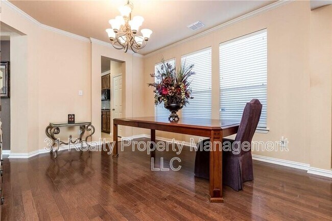 Photo - 5324 Oakley Rd