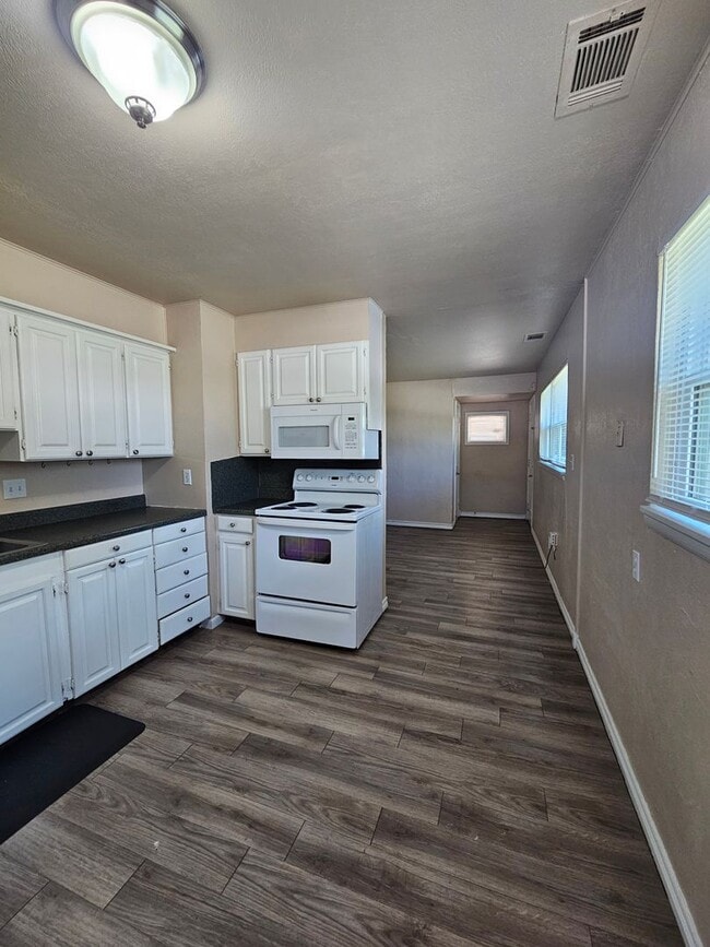 Photo - (3) Bed/(1) Bath Core Norman Rental Avail ...