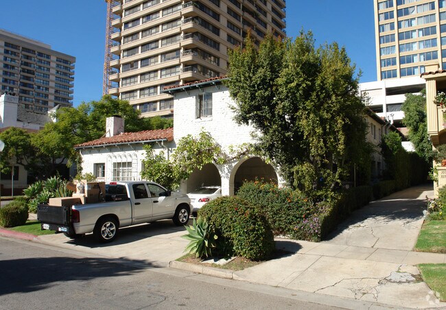 1220 Selby Ave