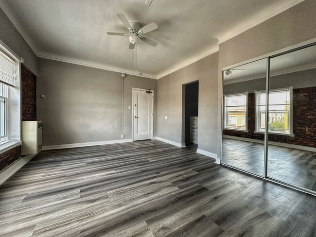 Building Photo - STUDIO $1545 LOS FELIZ HARDWOOD FLOORS EXP... Unit 401 Rental
