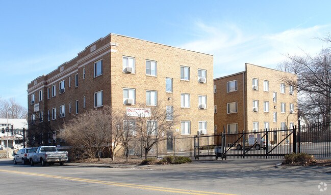 Photo - Crown Point Apartments