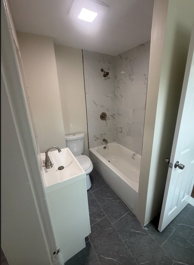 Photo - 23 Howe St Unit 2