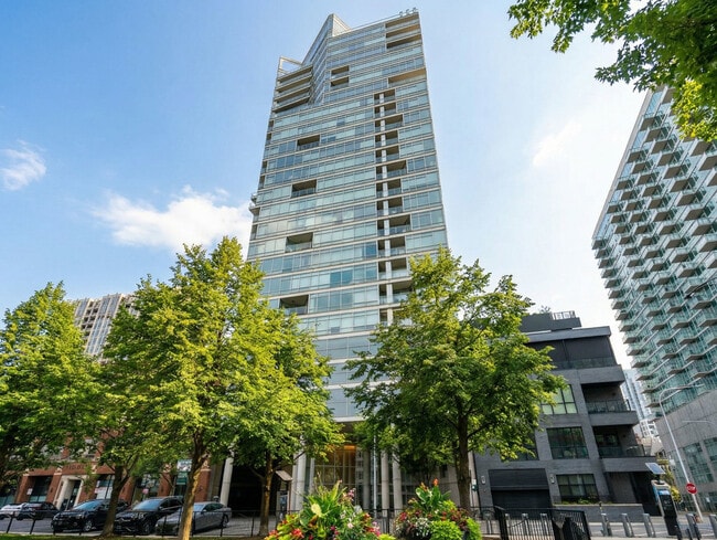 Building Photo - 510 W Erie St Unit 1207