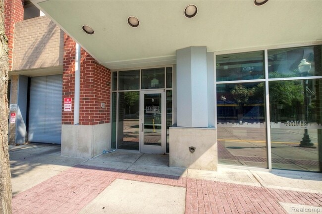 Photo - 100 W Fifth St Unidad 610