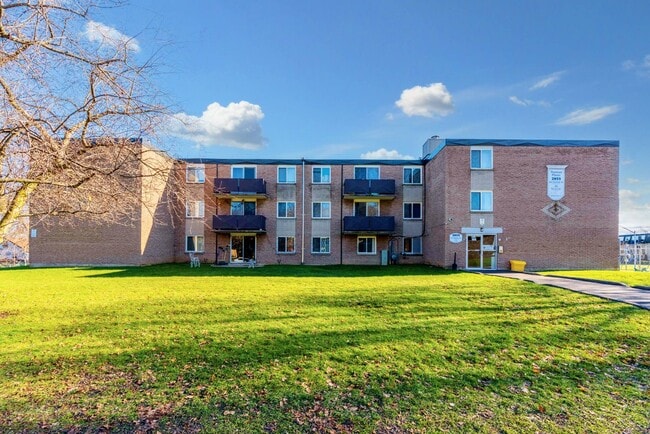 Photo - Thompson Manor