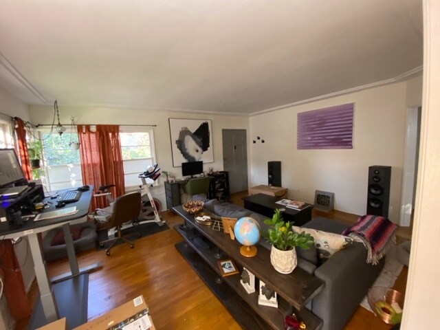 Photo - 2822 St George St