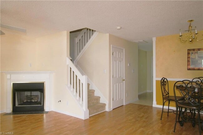 Photo - 24 Sidney Marie Ct