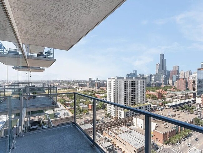 Photo - 1335 S Wabash Ave