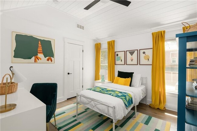 Photo - 347 Sinclair Ave NE