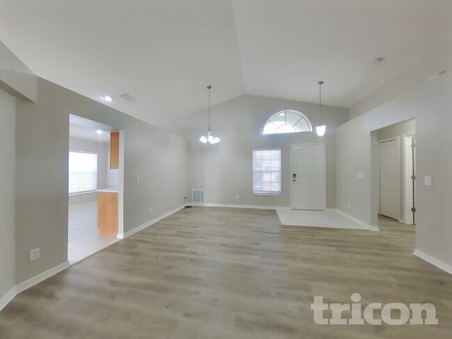 Photo - 31136 Whinsenton Dr