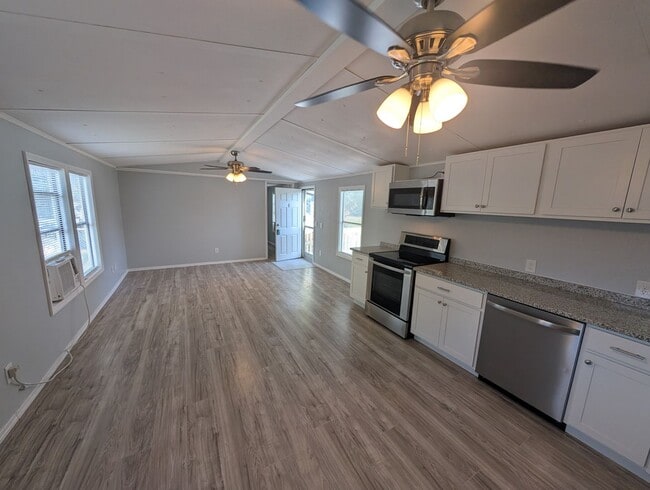 Photo - 2Bedroom /1.5 Bath Mobile in Mims Nicely Updated