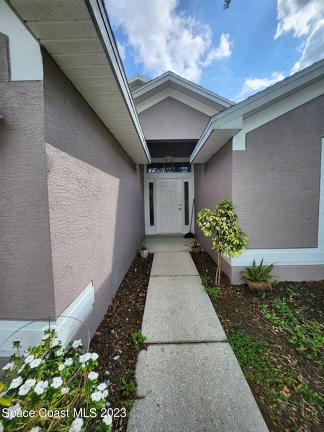 Photo - 4 BEDRROM HOME IN DESIRABLE AREA IN WEST MELBOURNE