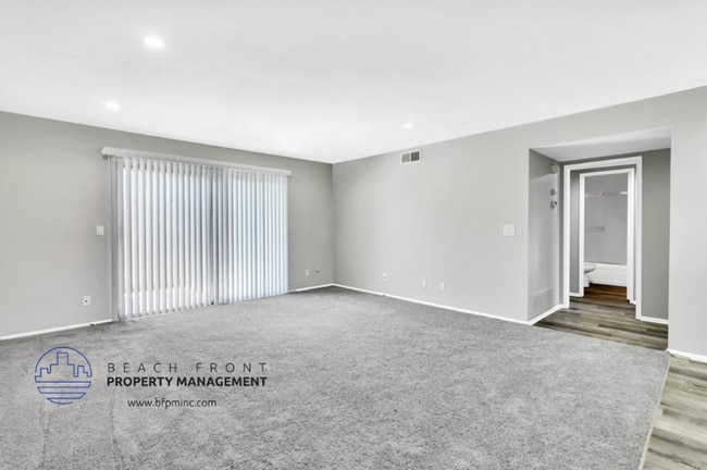 Photo - 250 E Acacia St Unidad 207