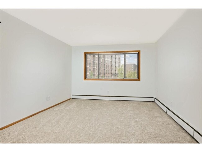 Living room 1 - 15 Malcolm Ave SE Unit 4