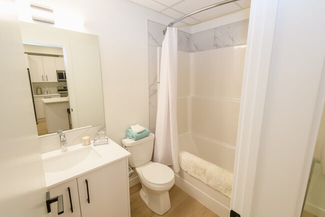 Photo - 11519 29 St SE