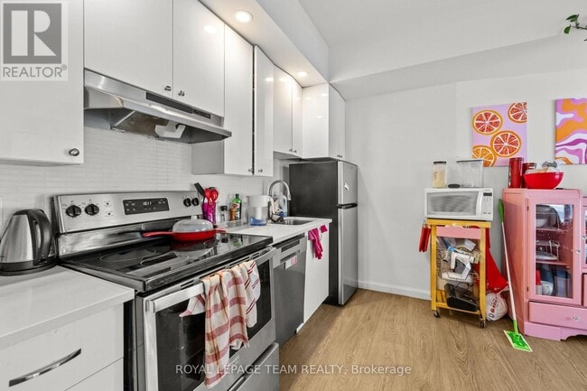 Photo - 506 Gladstone Ave Unité 100