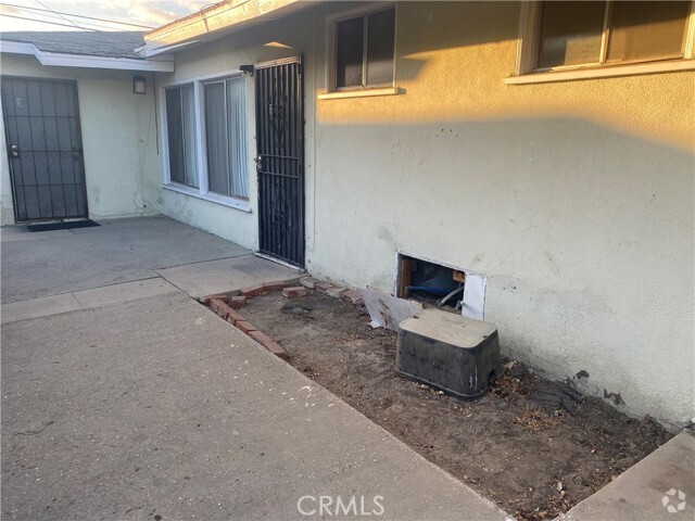 Building Photo - 1127 Wilmington Blvd Rental