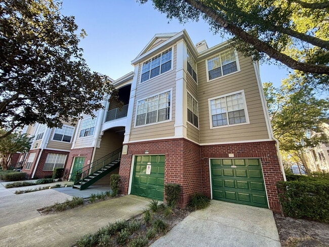 Building Photo - 8300 Elm Park Dr Unit 738