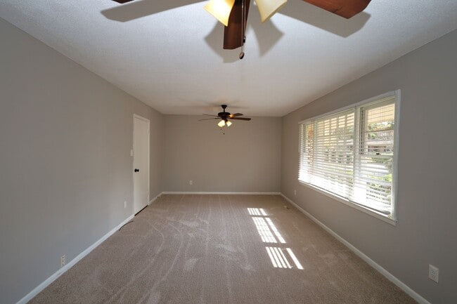 Photo - 1104 Kimberly Dr