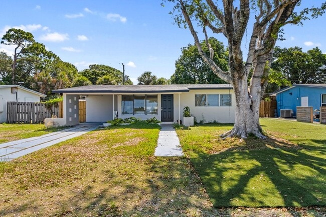 Photo - 20 NE 17th Ave