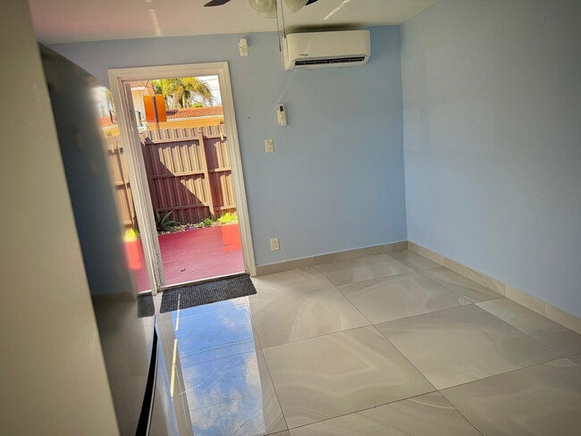 Photo - 707 NE 15th St Unit A