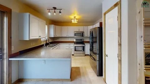 Photo - 2580 Roxanne St