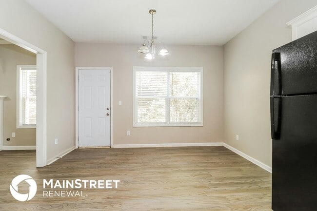 Photo - 94 Lenore Way