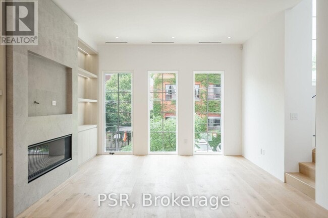Photo - 381 Madison Ave