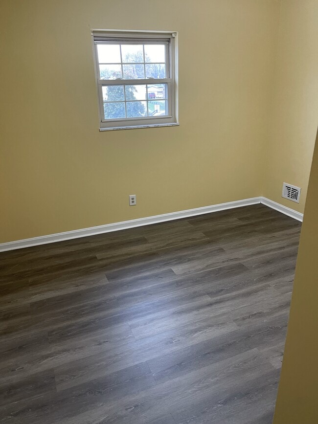 Photo - 4507 #3 Landside Drive Unit 4